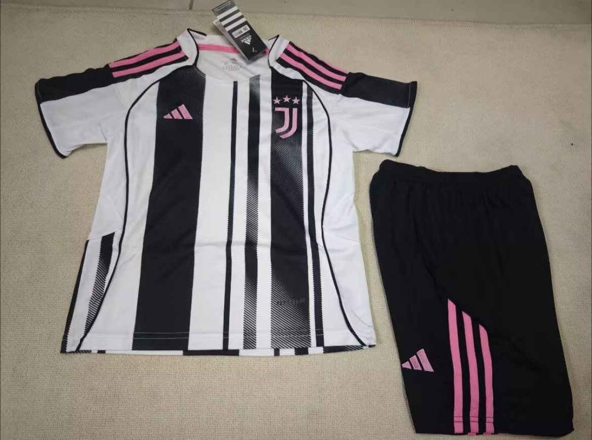 Juventus training kit 24/25